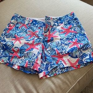 lilly pulitzer callahan short 6 “she she shells”